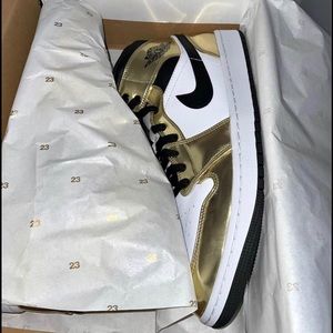 Air Jordan 1 Mid Metallic Gold size 9.5 Men’s